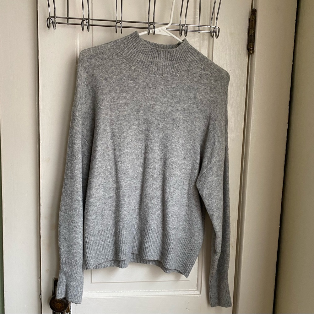 H&M Knit Sweater🌿🌿🌿